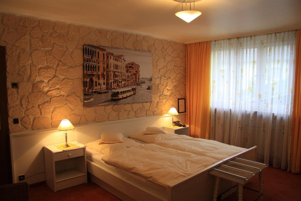 Hotel Die Post Όφενμπαχ Δωμάτιο φωτογραφία